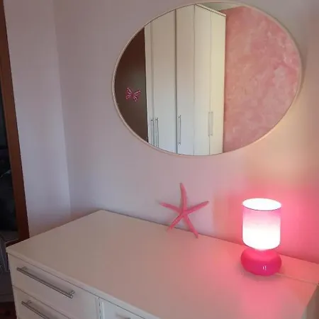 Noemi House & Gasthuis 3*