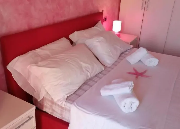 Noemi House & 3*