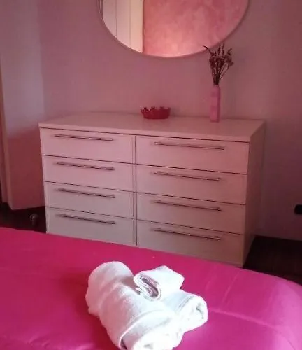 Noemi House & 3* Novara